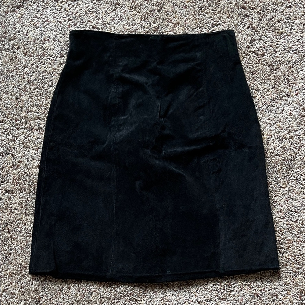 Wilson’s Leather Elegant Black Suede Skirt - 6